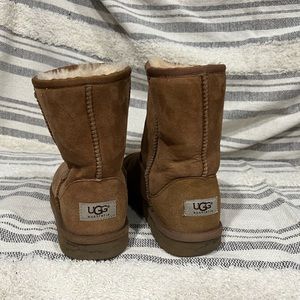 Uggs boots size 5